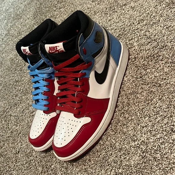 Jordan 1 unc/ Chicago patent leather,like new condition.Real jordan shoes. - Picture 1 of 7